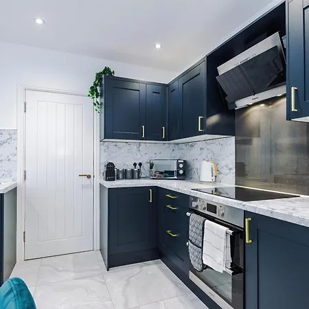 Apartament The Hub - 6 Bedrooms & Pool Table Harrogate