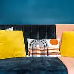 The Hub - 6 Bedrooms & Pool Table