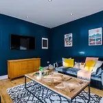 The Hub - 6 Bedrooms & Pool Table * Харрогейт