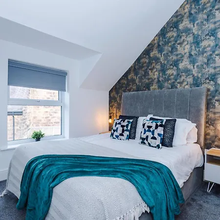 Stylish Boutique Flat In - Sleeps 16 * Харрогейт