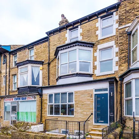 Modern Boutique Flat In - Sleeps 16 Apartment Harrogate