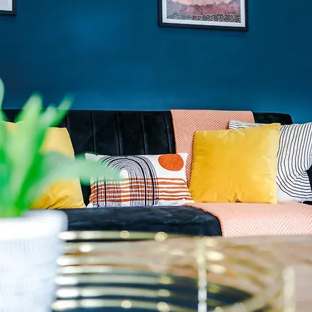 Stylish Boutique Flat In - Sleeps 16 Харрогейт