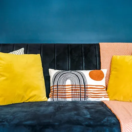 Modern Boutique Flat In - Sleeps 16