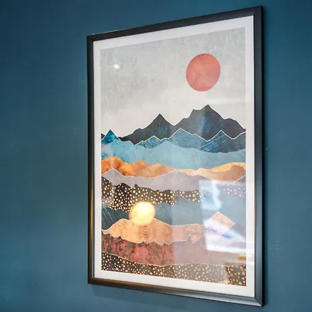 Апартаменты Stylish Boutique Flat In - Sleeps 16