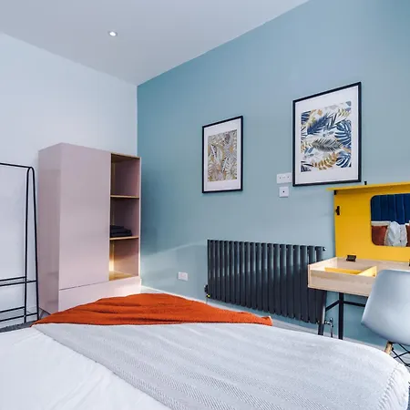 Modern Boutique Flat In - Sleeps 16 Harrogate