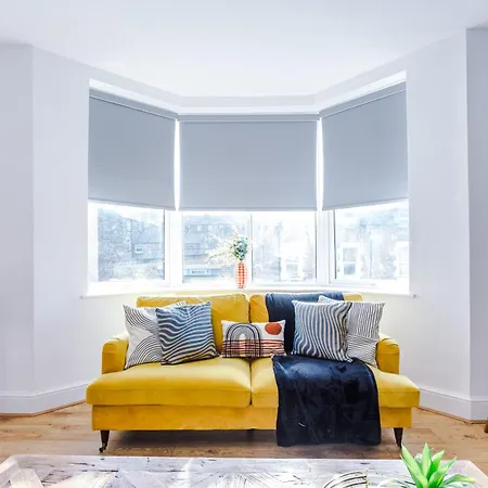 Stylish Boutique Flat In - Sleeps 16 Апартаменты Харрогейт