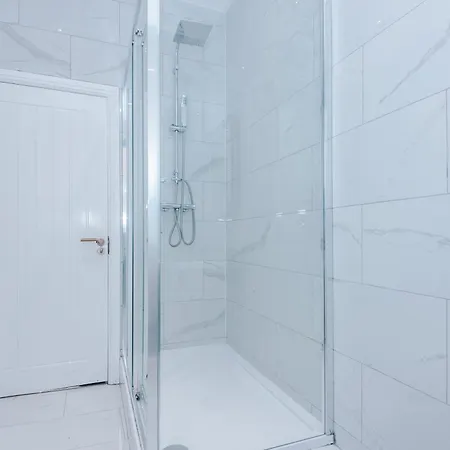 Lägenhet Stylish Boutique Flat In - Sleeps 16 *