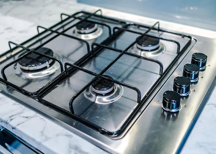 Sleek 6 Bedroom Abode In Harrogate