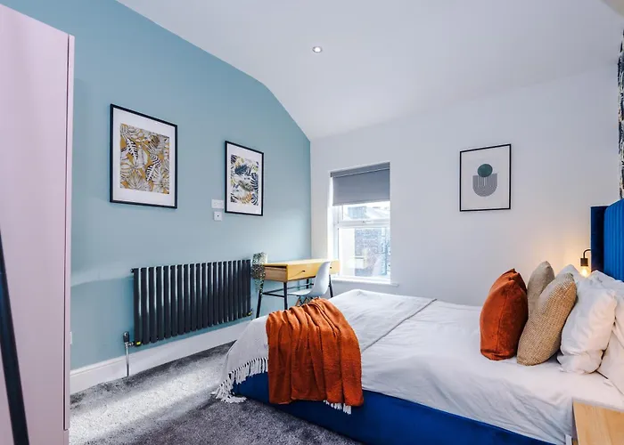 Sleek 6 Bedroom Abode In Harrogate