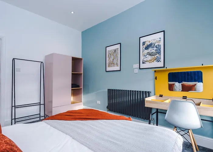 Sleek 6 Bedroom Abode In Harrogate