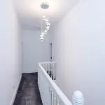 The Hub - 6 Bedrooms & Pool Table Harrogate