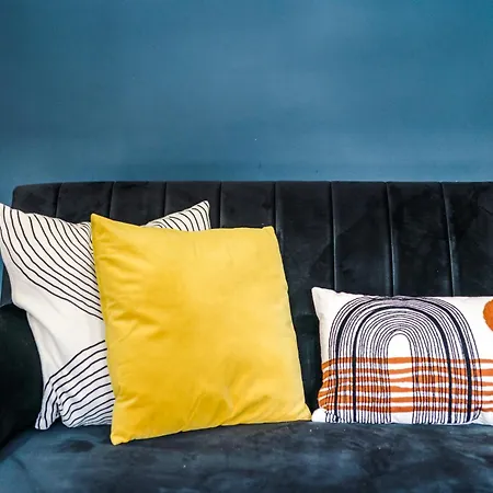 아파트 Stylish Boutique Flat In - Sleeps 16 *