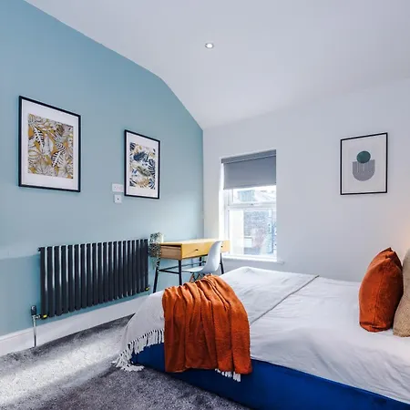 Stylish Boutique Flat In - Sleeps 16 해러게이트