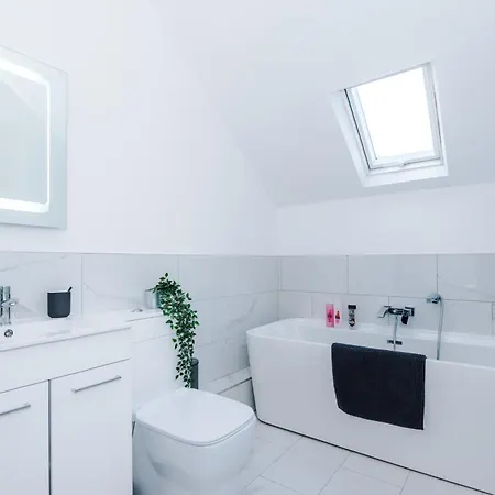 아파트 Stylish Boutique Flat In - Sleeps 16 해러게이트