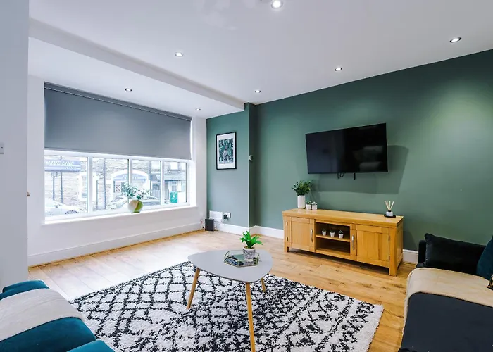 Sleek 6 Bedroom Abode In * Harrogate