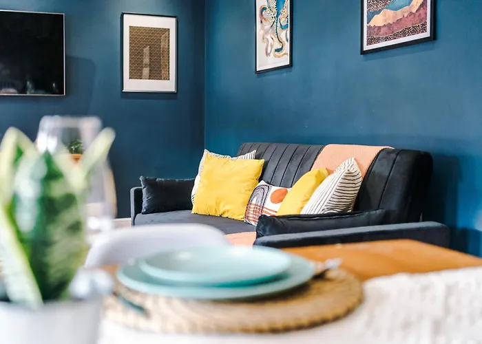 Sleek 6 Bedroom Abode In * Harrogate