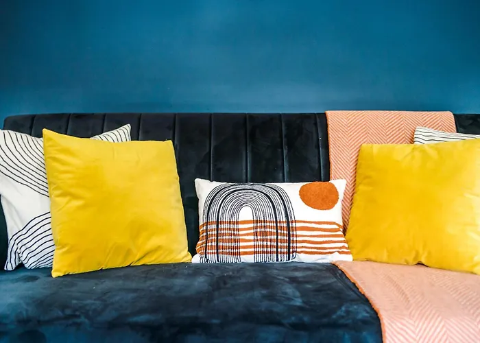 Sleek 6 Bedroom Abode In