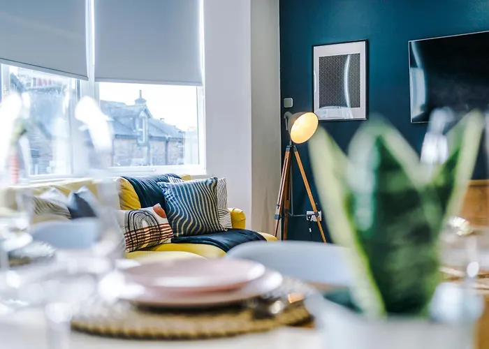 Sleek 6 Bedroom Abode In *