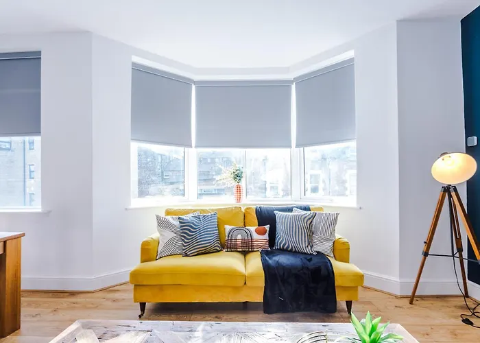Sleek 6 Bedroom Abode In Apartment Harrogate